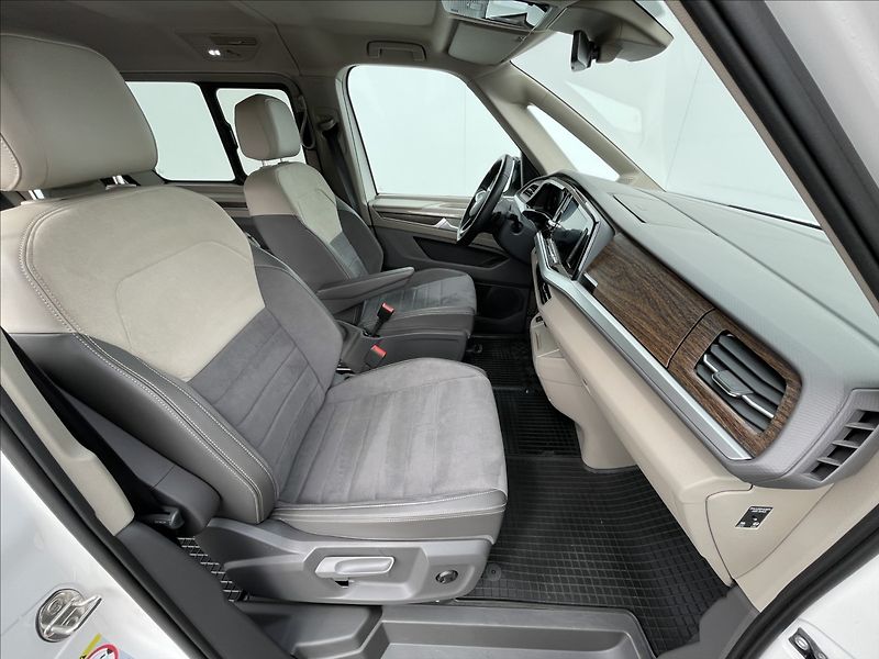 Volkswagen Multivan 2,0 TDI DSG Style 7Míst+Kamera - fotka 15 z 21