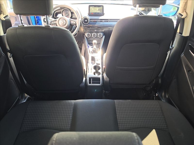 Mazda 2 1,5 Skyactiv G75 33tkm NAVI ST - fotka 31 z 43