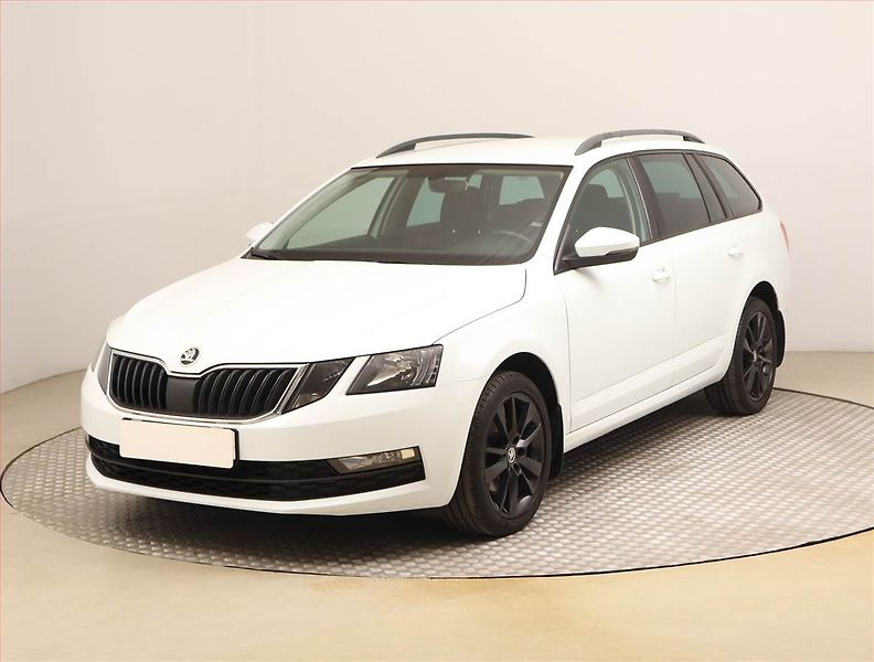Škoda Octavia (2017) Ambition Plus 2.0 TDI 4x4 - fotka 2 z 24