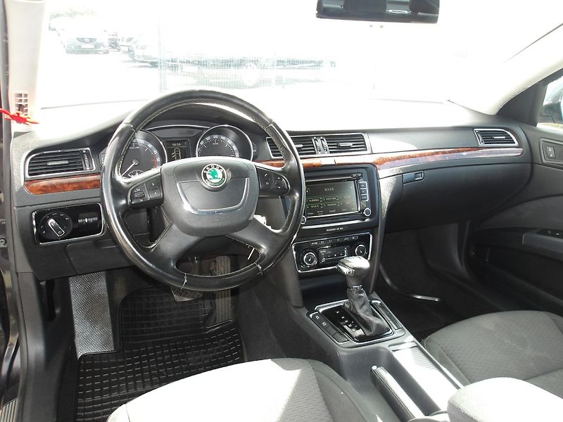 Škoda Superb 2,0TDi 103kW DSG ! ČR ! 2.MAJ. - fotka 19 z 45