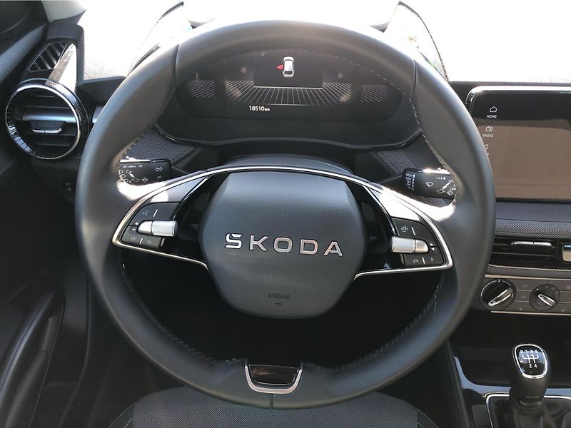 Škoda Fabia 1.0 MPi SELECTION - fotka 17 z 29