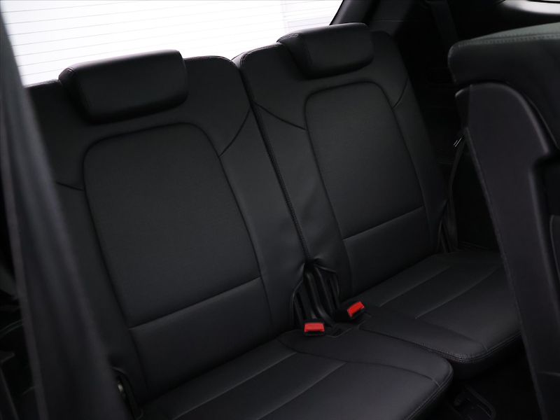 Hyundai Grand Santa Fe 2,2 CRDI 145kW CZ Luxury DPH - fotka 15 z 32