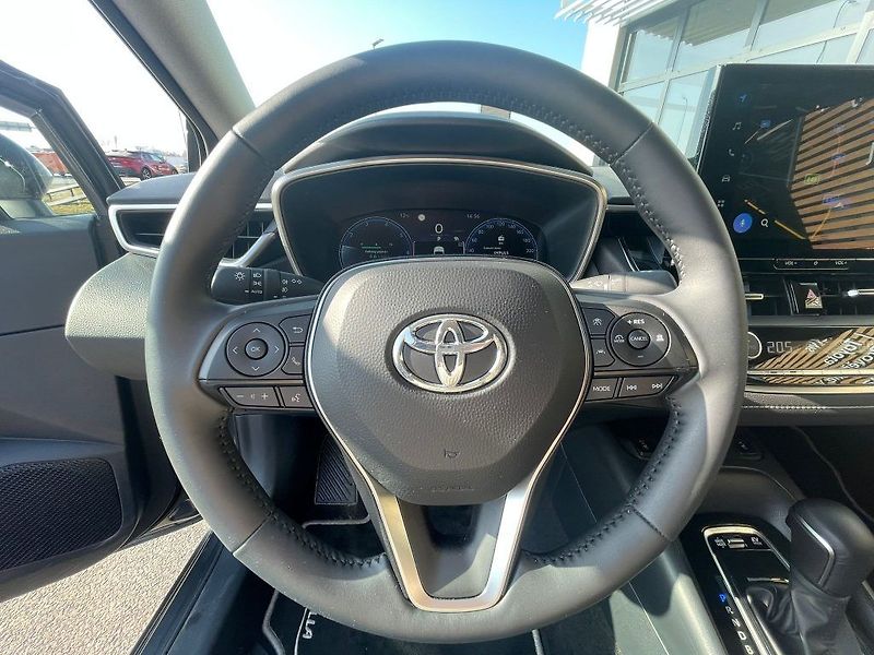 Toyota Corolla 1.8 Hybrid Style - fotka 20 z 24