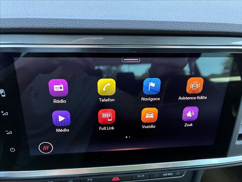 Seat Ateca 2,0 TDI TAŽNÉ,KAMERA,KŮŽE - fotka 23 z 35