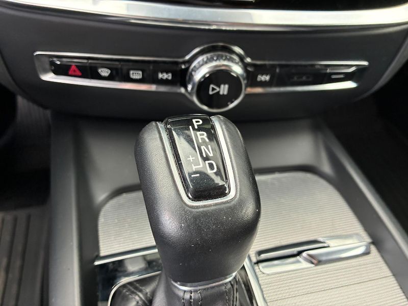 Volvo V60 (2020) 2.0D,140KW,BLIS,ACC,MATRIX,DPH - fotka 20 z 26