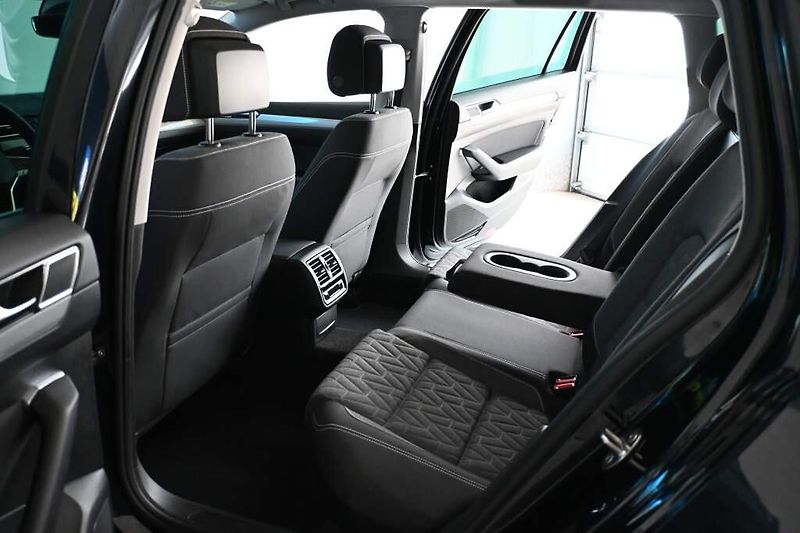 Volkswagen Passat (2023) 2.0 LED DSG ACC Kamera Tažné M - fotka 9 z 32