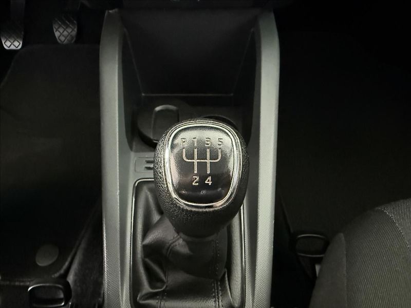 Škoda Fabia 1,2   TSI 66kW,SERVISKA - fotka 20 z 24