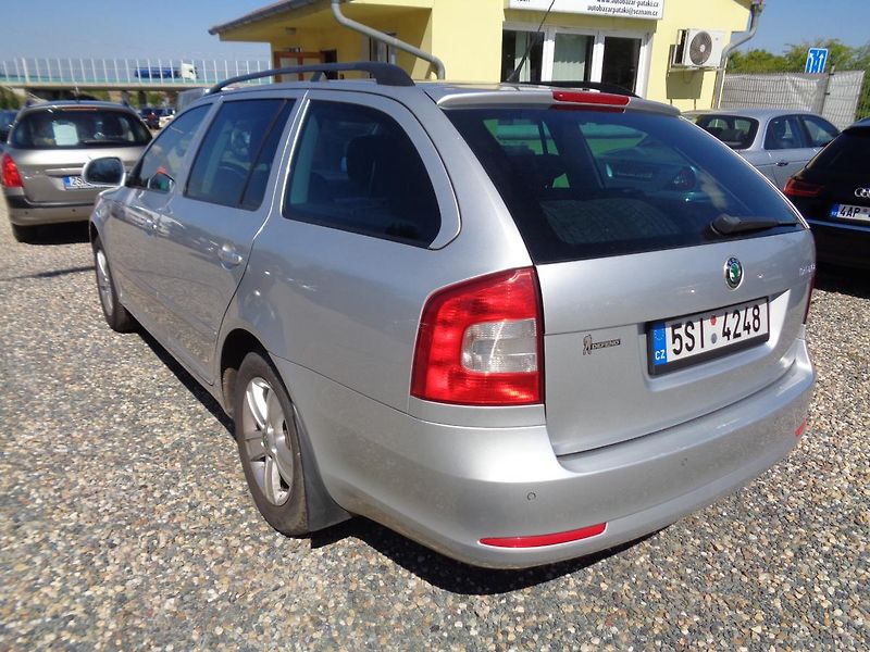 Škoda Octavia 1,6 MPI - fotka 5 z 16