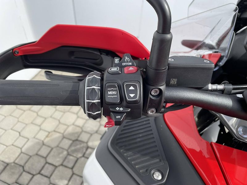 BMW (2026) R 1300 GS Adventure - fotka 15 z 16