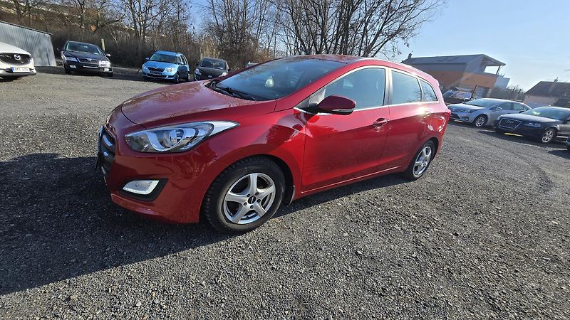 Hyundai i30 1.6GDI STYLE  99KW - fotka 41 z 44