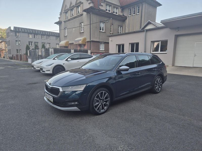 Škoda Octavia Combi Scout TDi 147kw DSG 4x4 - fotka 2 z 49