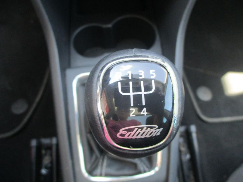 Škoda Rapid 1.6 TDi Edition - fotka 26 z 32