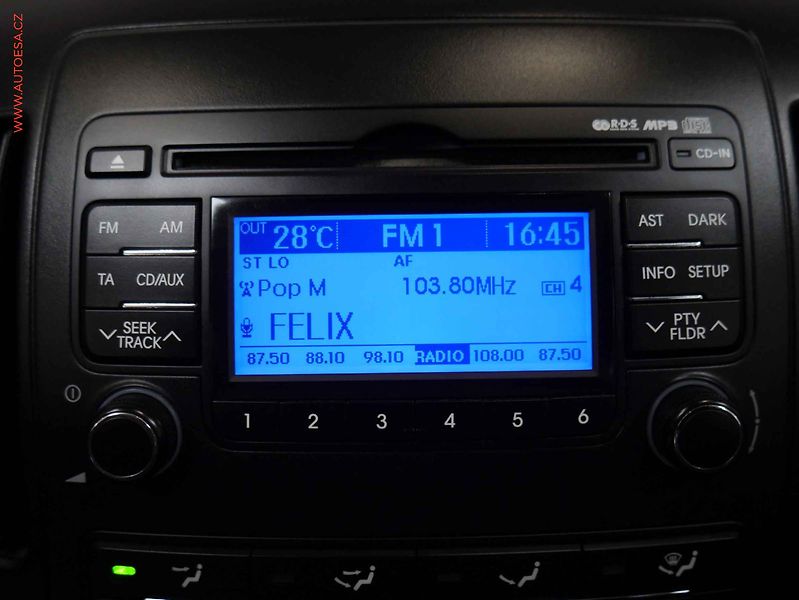 Hyundai i30 (2011) 1.4 i, ČR, AC, tažné - fotka 14 z 20