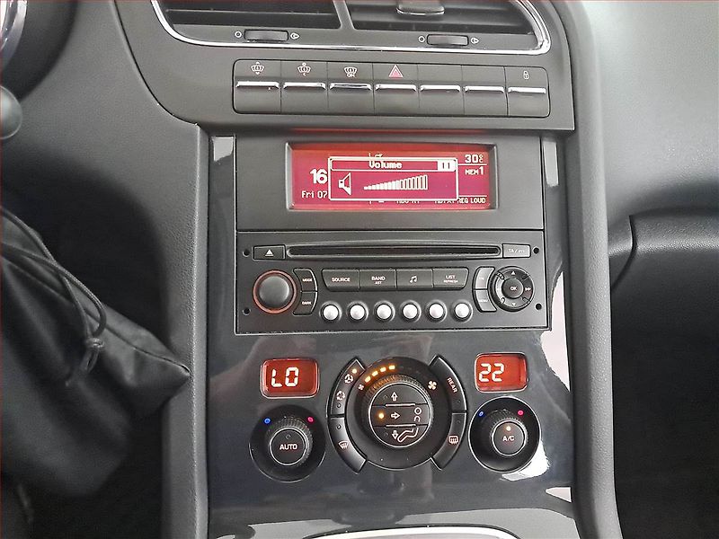 Peugeot 5008 (2011) 1.6 HDi, Tempomat - fotka 12 z 18