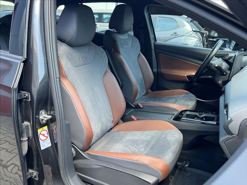 Volkswagen ID.4 Pro Performance 77kwh 92% - fotka 23 z 38