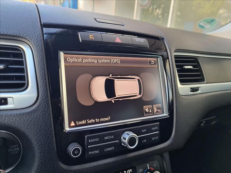 Volkswagen Touareg 4.2TDi*EXCLUSIVE*TAŽNÉ*KAM - fotka 36 z 45