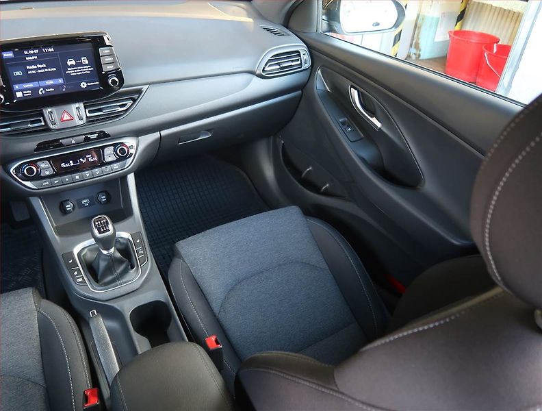 Hyundai i30 (2022) 1.5 T-GDI MHEV, Serv.kniha - fotka 8 z 19