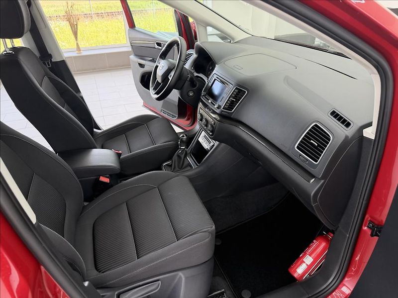 Seat Alhambra 1,4 TSI, 7-míst,Navi,Panorama - fotka 25 z 33