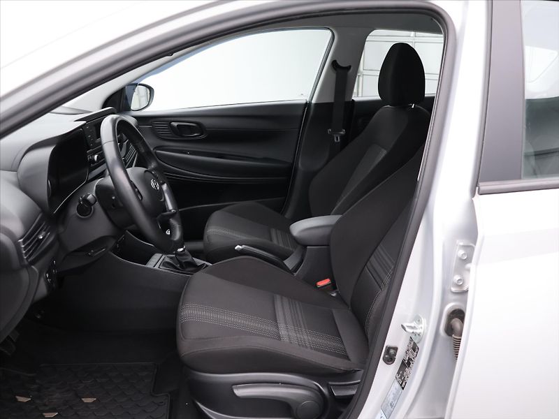 Hyundai Bayon 1,2 i 62kW Comfort CZ - fotka 11 z 32