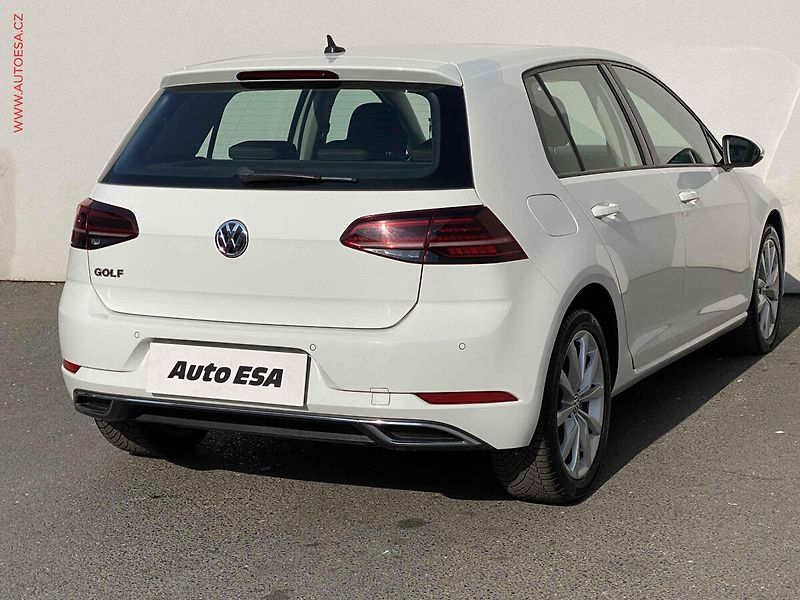 Volkswagen Golf (2017) 1.5TSi, Highline, LED, šíbr - fotka 4 z 15