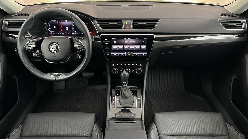 Škoda Superb 2.0 TDI DSG 4x4 L&K Combi - fotka 8 z 32