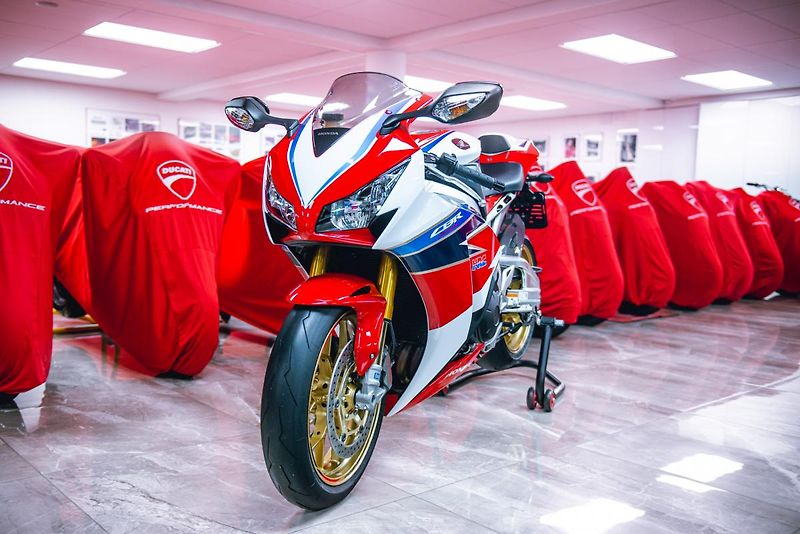 Honda CBR 1000 RR SP 1 MAJITEL  - fotka 3 z 40