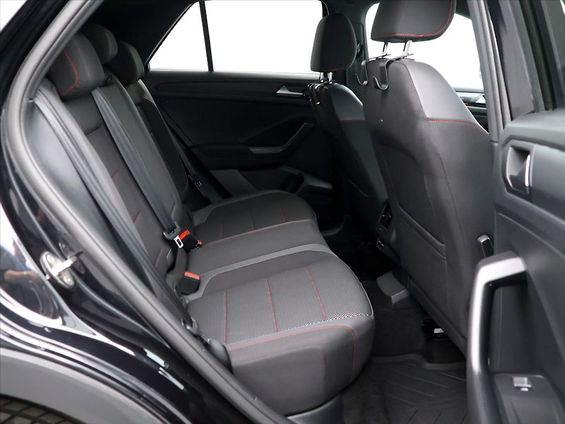 Volkswagen T-Roc 1,5 TSI 110kW DSG Sport LED - fotka 13 z 30