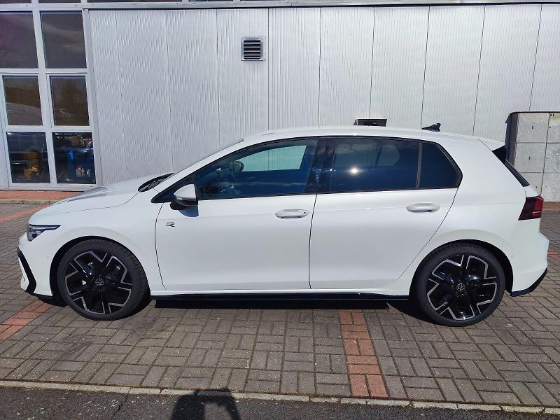 Volkswagen Golf (2025) R-Line People 1,5 eTSI 7DSG mH - fotka 7 z 26
