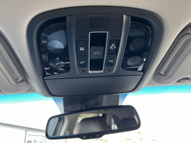 Kia Sorento 2.2CRDi REBEL 4x4 KŮŽE 7MÍST - fotka 21 z 52