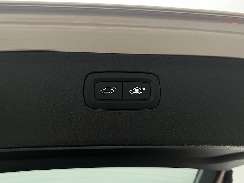 Volvo XC90 (2026) T8 AWD RECHARGE ULTRA BRIGHT - fotka 22 z 50