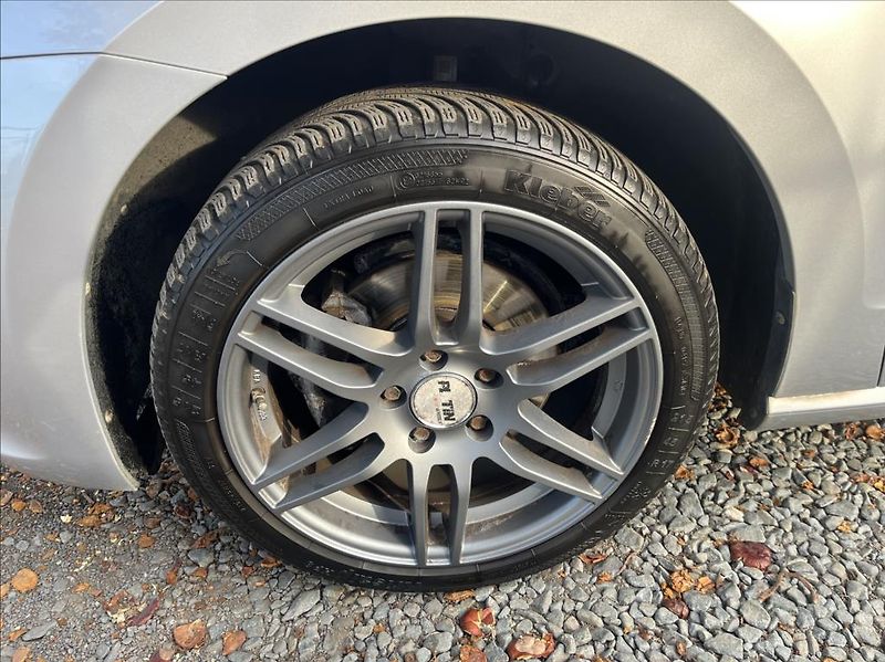 Volkswagen Golf Sportsvan 1,6 TDi 81kW  Serviska,Navigac - fotka 37 z 46