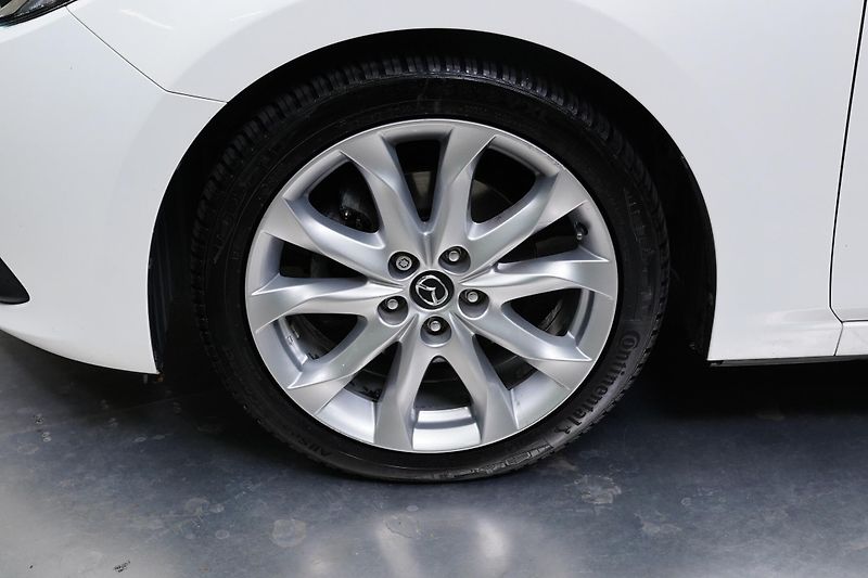 Mazda 3 - fotka 10 z 29