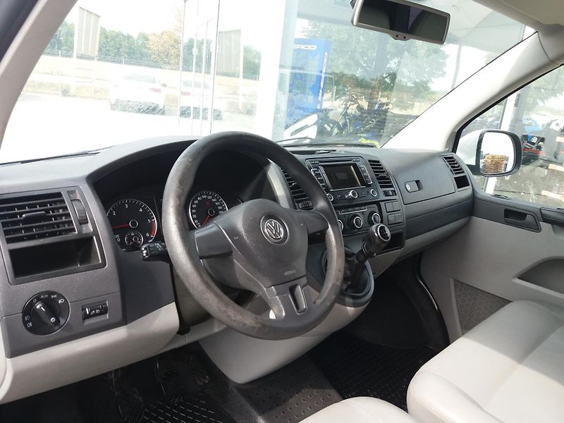 Volkswagen Caravelle 2.0TDi,9.MÍST,TAŽNY,4MOTION - fotka 8 z 24