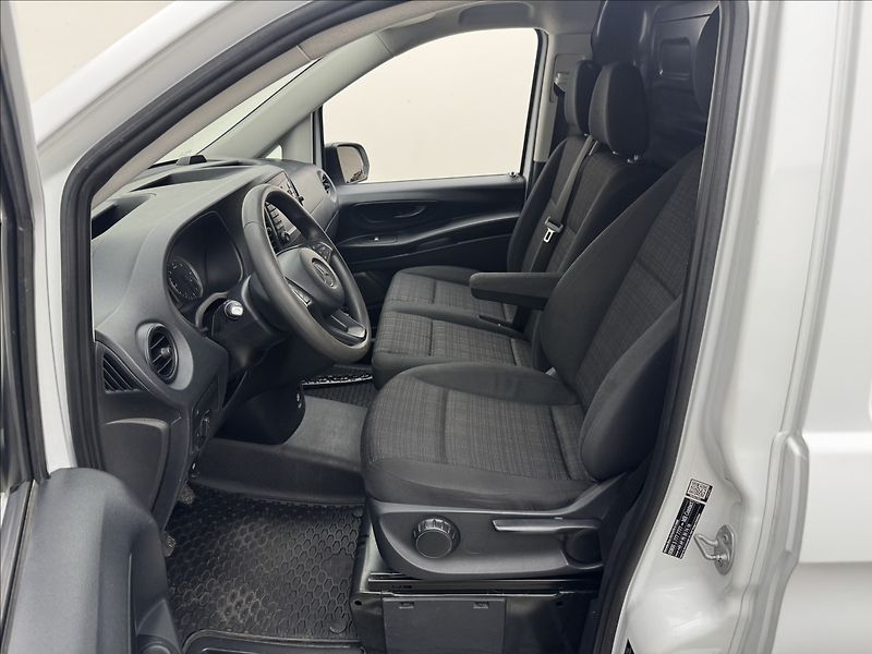 Mercedes-Benz Vito 1,8 LONG LED DPH VÝHŘEV KAMERA - fotka 29 z 44