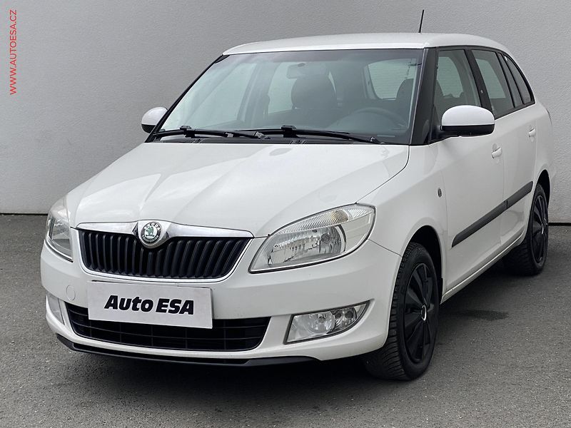 Škoda Fabia (2011) 1.6 TDi, ČR, Ambiente, AC - fotka 3 z 15