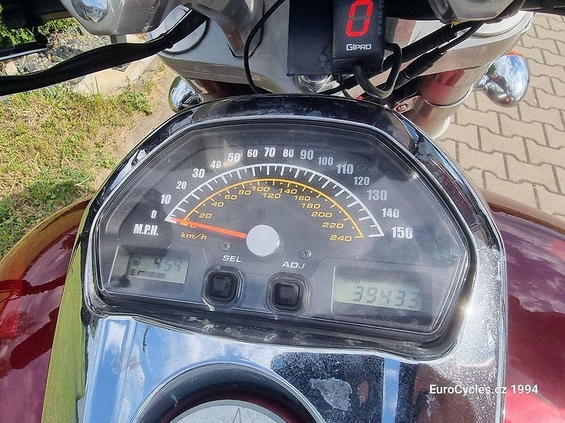 Suzuki Intruder M 1800 R (2007) - fotka 20 z 20