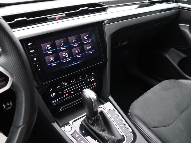 Volkswagen Arteon 2.0 TSI 206kW 4MOT DSG R-Line - fotka 21 z 34