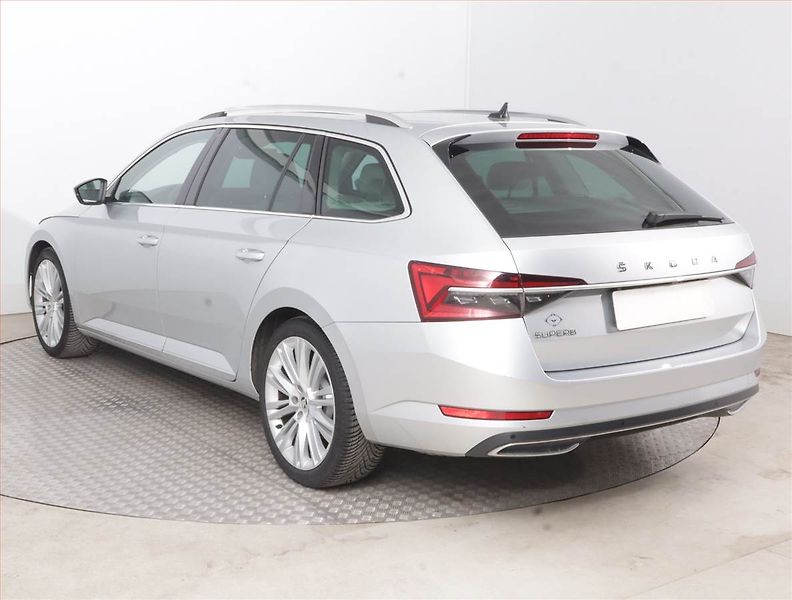 Škoda Superb (2023) Laurin&Klement 2.0 TDI - fotka 4 z 19