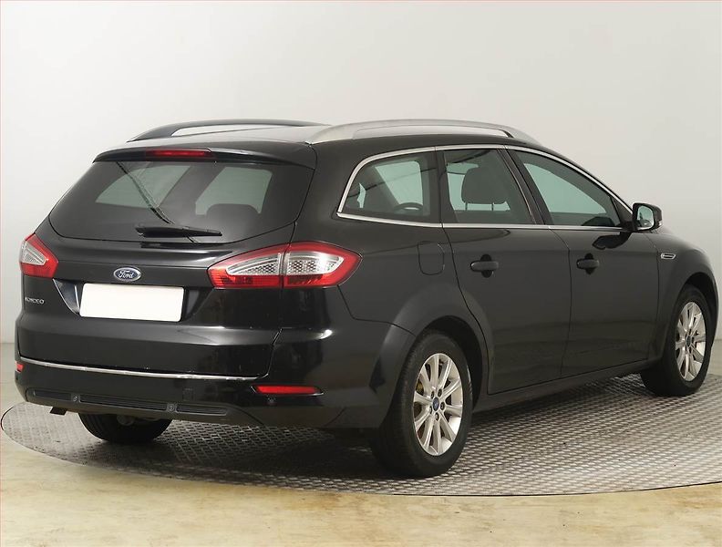 Ford Mondeo (2011) 2.0 TDCi, Navi, Tempomat - fotka 5 z 17