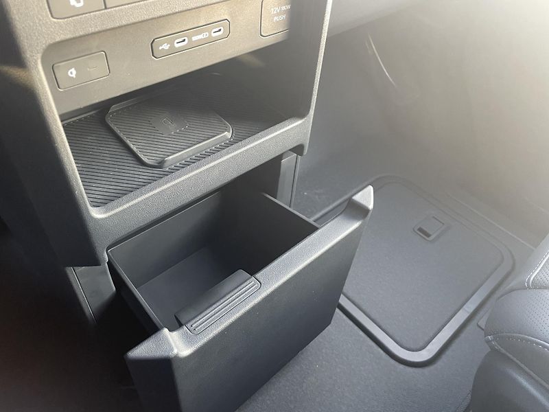 Kia PV5 (2026)  5P 4x2 ELITE 120 KW + 71,2 KW - fotka 20 z 29