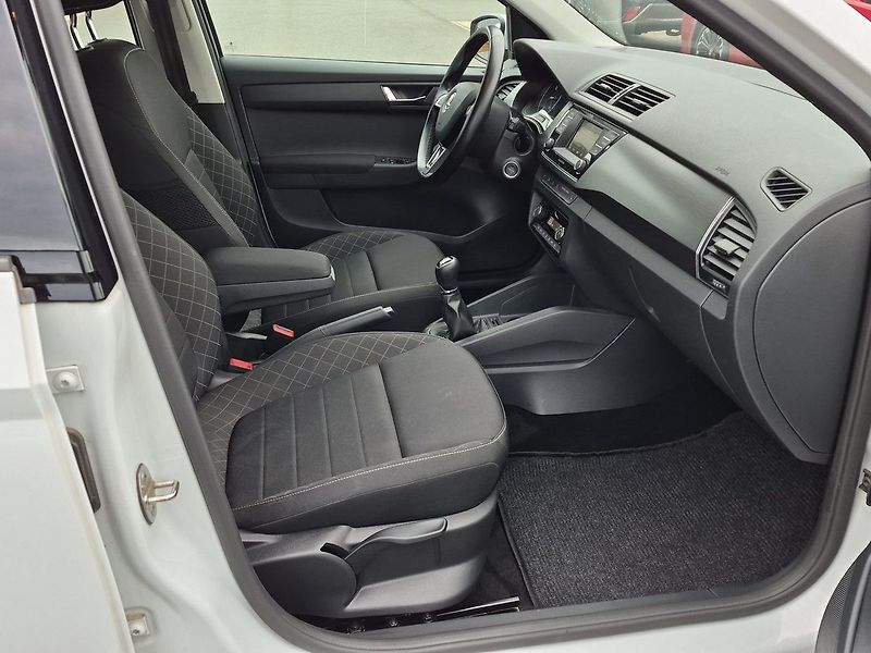 Škoda Fabia Style Combi 1.2 TSI 81kW - fotka 11 z 23