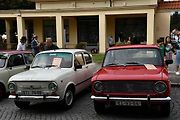 Na tradiční Lidický okruh dorazily desítky historických automobilů a motocyklů, které obdivovali návštěvníci z Kladna i širokého okolí.