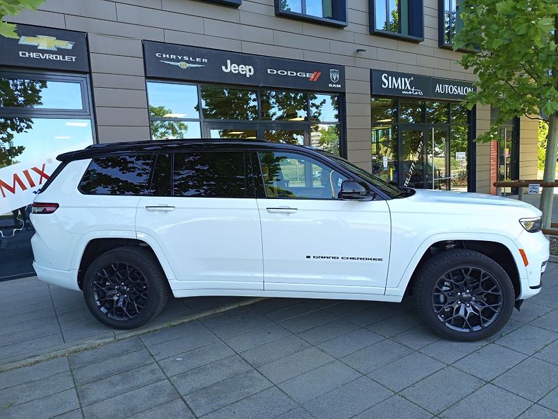 Jeep Grand Cherokee L Summit Reserve V8 - fotka 2 z 25