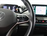 Volkswagen ID.4 (2021) Pro Perf. (82 kWh), digi klima - náhled 17