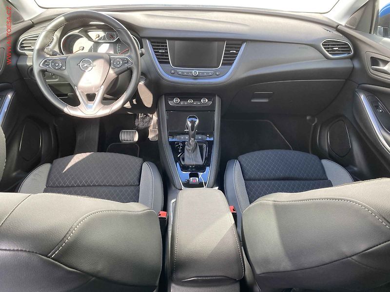 Opel Grandland X (2018) 1.2T, Innovation, AT, LED - fotka 8 z 21