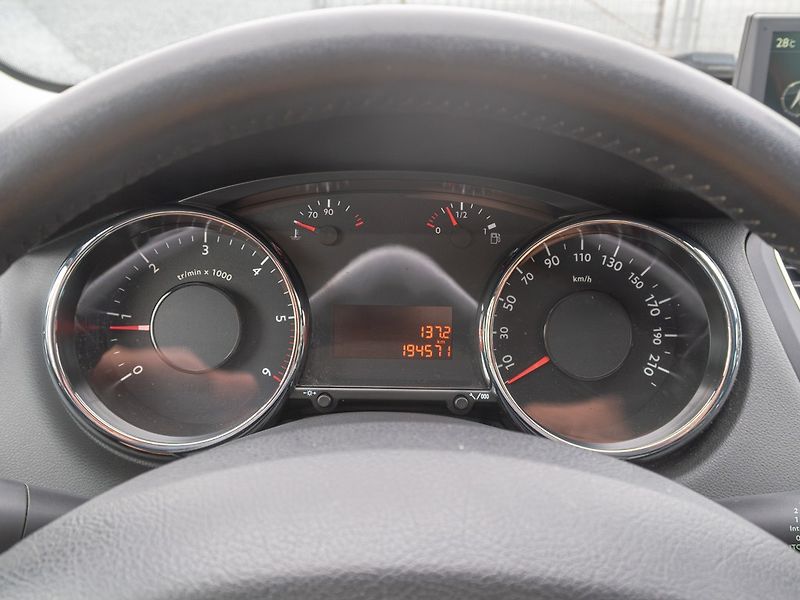 Peugeot 5008 (2013) 2.0HDI 110KW man– 2x PNEU - fotka 19 z 35