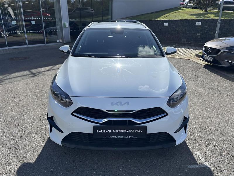 Kia Ceed 1,5 TGDi TOP ZÁRUKA KAMERA - fotka 8 z 40