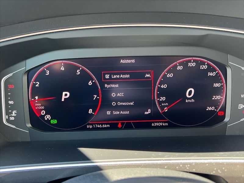 Volkswagen Tiguan 1,5 TSi 110 kW 7DSG R-LINE - fotka 16 z 27