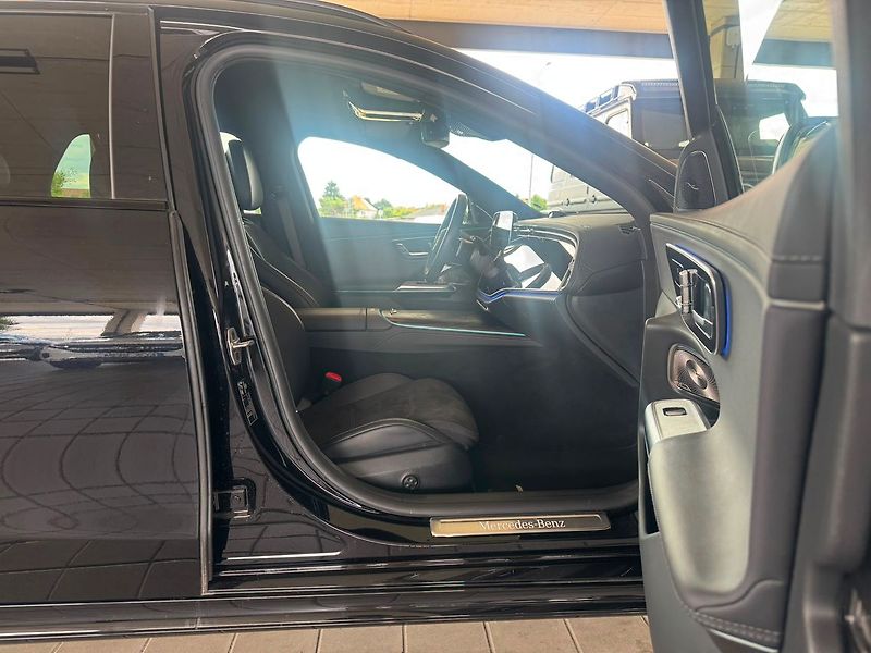 Mercedes-Benz Třídy E 300de 4M kombi AMG linie - fotka 19 z 21