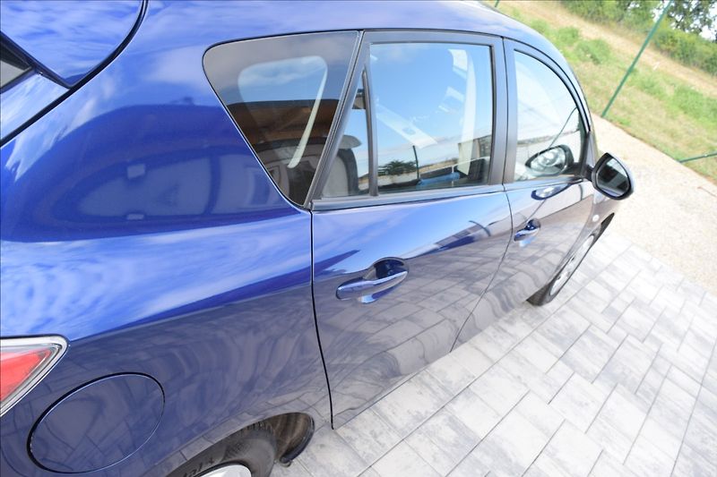 Mazda 3 1,6 i 77KW VÝHŘEV NOVÁ STK - fotka 8 z 47